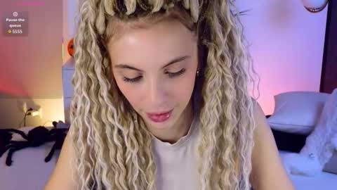 Snapshot of mia_silk chatting on 10-31-25, 06:47 Mia online show from 10-31-25, 06:47