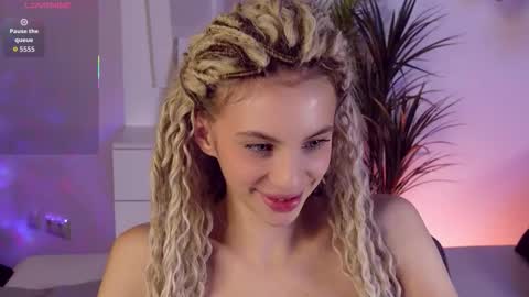 Snapshot of mia_silk chatting on 11-05-25, 06:24 Mia online show from 11-05-25, 06:24