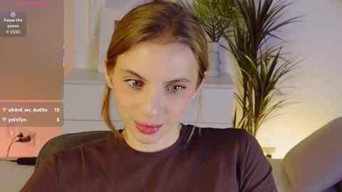 Snapshot of mia_silk chatting on 11-19-25, 06:24 Mia online show from 11-19-25, 06:24