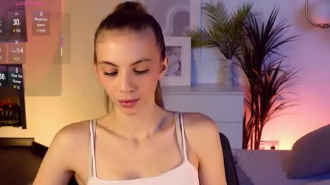 Snapshot of mia_silk chatting on 11-21-25, 06:23 Mia online show from 11-21-25, 06:23