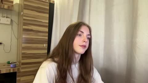 Snapshot of mia_sincere chatting on 07-16-26, 06:19 Mia online show from 07-16-26, 06:19