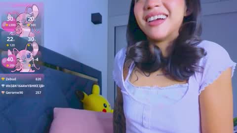 Mia online show from 10-11-25, 07:23