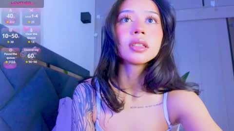 Mia online show from 02-01-26, 01:09