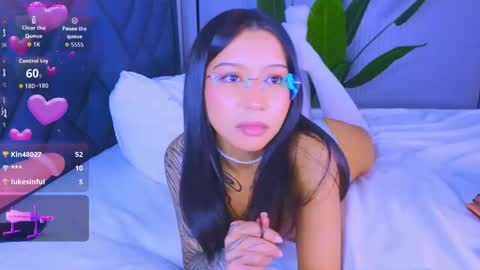 Snapshot of mia_sirenia chatting on 05-13-26, 09:00 Mia online show from 05-13-26, 09:00