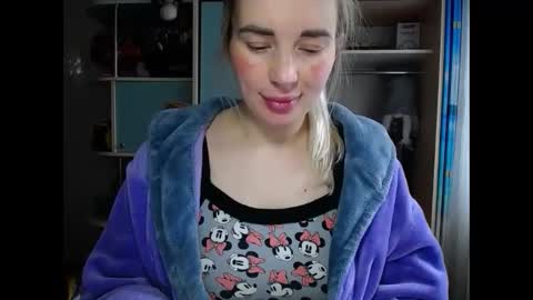 Snapshot of mia_sunnyy chatting on 02-17-26, 11:07 Mia. online show from 02-17-26, 11:07