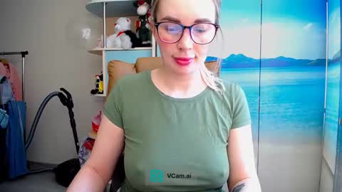 Snapshot of mia_sunnyy chatting on 03-13-26, 01:29 Mia. online show from 03-13-26, 01:29