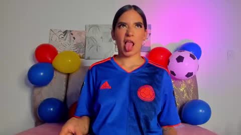 mia_sweetie1 online show from 07-07-26, 07:07