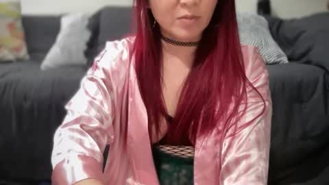 Mia online show from 12-04-25, 06:16