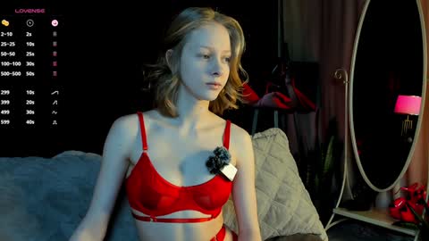 Snapshot of mia_vebes chatting on 01-09-25, 05:22 Mia online show from 01-09-25, 05:22