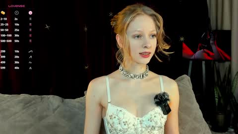 Snapshot of mia_vebes chatting on 01-15-25, 07:01 Mia online show from 01-15-25, 07:01