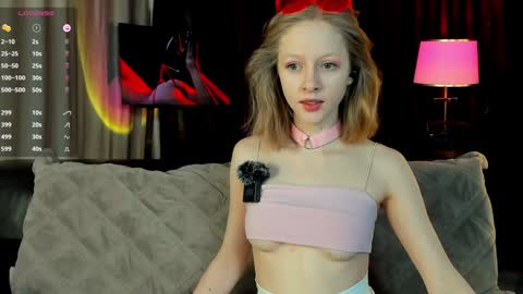 Snapshot of mia_vebes chatting on 01-24-25, 07:28 Mia online show from 01-24-25, 07:28