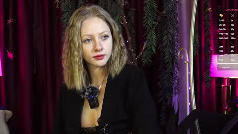 Snapshot of mia_vebes chatting on 03-01-25, 11:26 Mia online show from 03-01-25, 11:26
