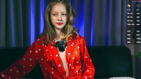 Snapshot of mia_vebes chatting on 10-12-25, 12:48 Mia online show from 10-12-25, 12:48