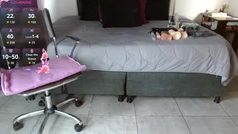 MIA  online show from 09-28-25, 02:44