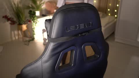 Snapshot of mia_vixen_ chatting on 01-10-25, 04:01 VixenMia online show from 01-10-25, 04:01