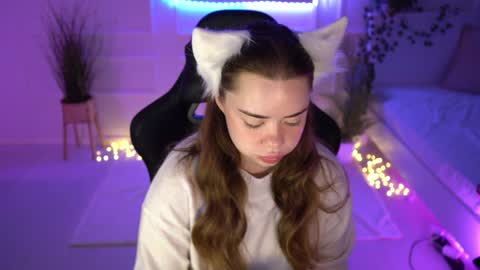 Snapshot of mia_vixen_ chatting on 01-19-25, 03:18 VixenMia online show from 01-19-25, 03:18