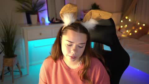 Snapshot of mia_vixen_ chatting on 02-08-25, 03:30 VixenMia online show from 02-08-25, 03:30