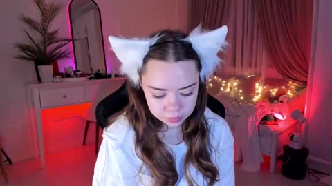 Snapshot of mia_vixen_ chatting on 02-15-25, 03:42 VixenMia online show from 02-15-25, 03:42