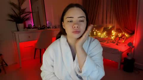 Snapshot of mia_vixen_ chatting on 02-17-25, 03:36 VixenMia online show from 02-17-25, 03:36