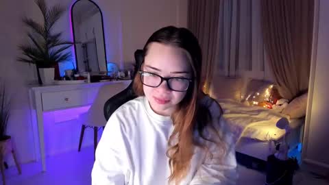 Snapshot of mia_vixen_ chatting on 02-25-25, 03:42 VixenMia online show from 02-25-25, 03:42