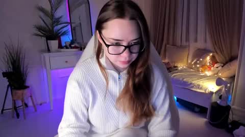 Snapshot of mia_vixen_ chatting on 02-27-25, 03:36 VixenMia online show from 02-27-25, 03:36