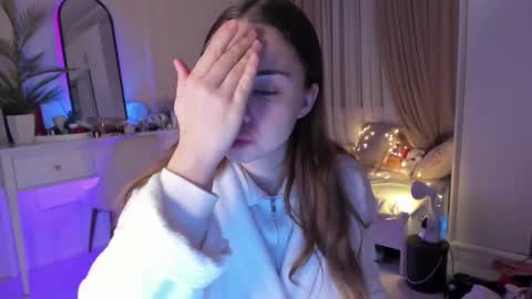 Snapshot of mia_vixen_ chatting on 02-28-25, 03:15 VixenMia online show from 02-28-25, 03:15