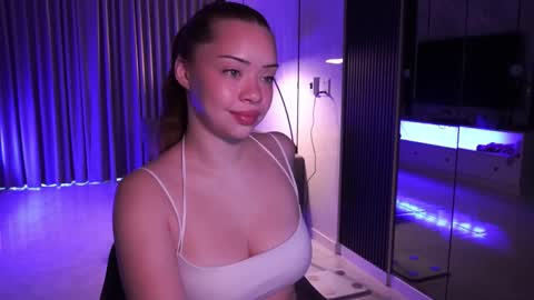 Snapshot of mia_vixen_ chatting on 09-29-25, 02:27 VixenMia online show from 09-29-25, 02:27