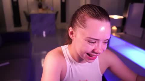 Snapshot of mia_vixen_ chatting on 11-18-25, 04:06 VixenMia online show from 11-18-25, 04:06