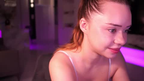 Snapshot of mia_vixen_ chatting on 12-15-25, 03:44 VixenMia online show from 12-15-25, 03:44