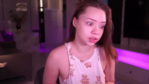 Snapshot of mia_vixen_ chatting on 12-21-25, 03:57 VixenMia online show from 12-21-25, 03:57