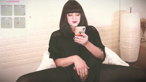 Snapshot of mia_wallase chatting on 09-19-25, 08:49 mia_wallase online show from 09-19-25, 08:49