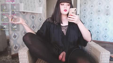 Snapshot of mia_wallase chatting on 12-05-25, 08:12 mia_wallase online show from 12-05-25, 08:12