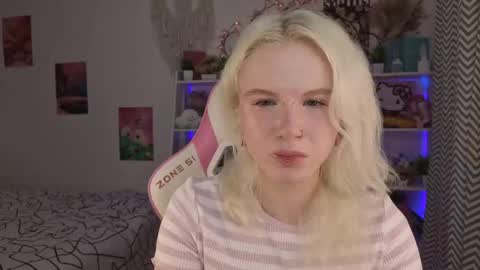 Snapshot of mia_waterlily chatting on 05-28-26, 03:26 Mia online show from 05-28-26, 03:26