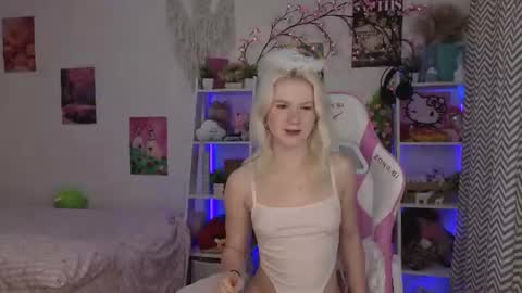 Mia online show from 07-02-26, 03:17