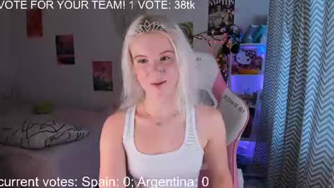 Mia online show from 07-19-26, 03:32