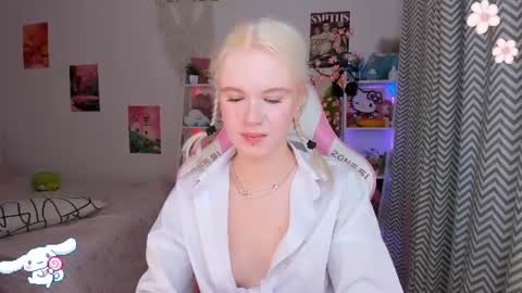 Mia online show from 07-21-26, 03:31