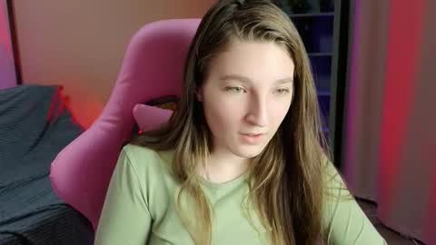 Snapshot of mia_weawer chatting on 11-27-25, 10:17 Mia online show from 11-27-25, 10:17