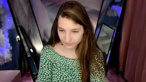 Snapshot of mia_weawer chatting on 12-14-25, 10:20 Mia online show from 12-14-25, 10:20