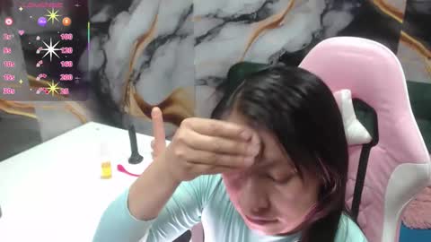 mia_wetts online show from 10-11-25, 12:04