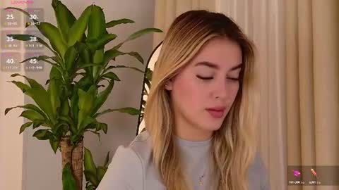 Mia White  online show from 07-17-26, 02:02