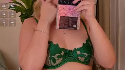 Mia White  online show from 07-27-26, 04:03