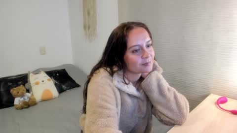 Snapshot of mia_xgray chatting on 01-07-25, 09:46 Mia online show from 01-07-25, 09:46