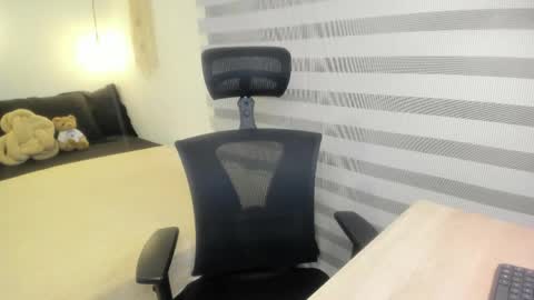 Snapshot of mia_xgray chatting on 05-13-26, 07:55 Mia online show from 05-13-26, 07:55