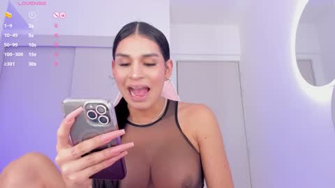 Snapshot of mia_yourmommy chatting on 12-17-24, 09:17     online show from 12-17-24, 09:17