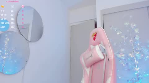 Snapshot of mia_yourmommy chatting on 02-17-25, 11:53     online show from 02-17-25, 11:53