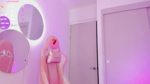 Snapshot of mia_yourmommy chatting on 02-22-25, 10:29     online show from 02-22-25, 10:29