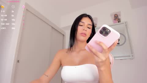 Snapshot of mia_yourmommy chatting on 09-13-25, 06:08     online show from 09-13-25, 06:08