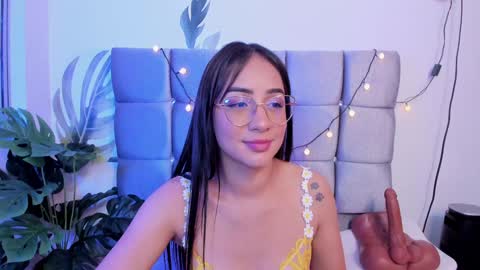 Snapshot of miaa_06 chatting on 02-07-25, 05:10 mia nicolle online show from 02-07-25, 05:10