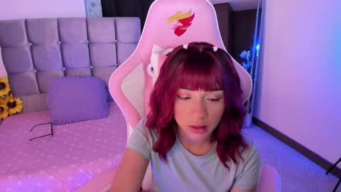 Snapshot of miaa_06 chatting on 09-11-25, 03:39 mia nicolle online show from 09-11-25, 03:39