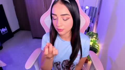 mia  nicolle online show from 04-16-26, 02:34